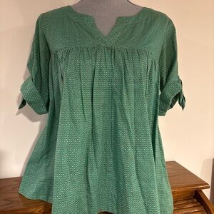 French Connection women’s Green Patterned v-neck Top size 2
